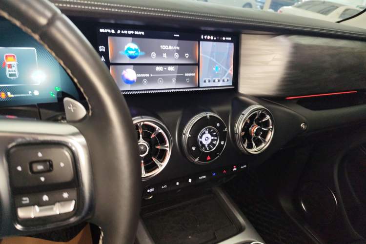 Used Tank 300 2023 City Edition 2.0T—Stylish as Ever Audio And AC Panel