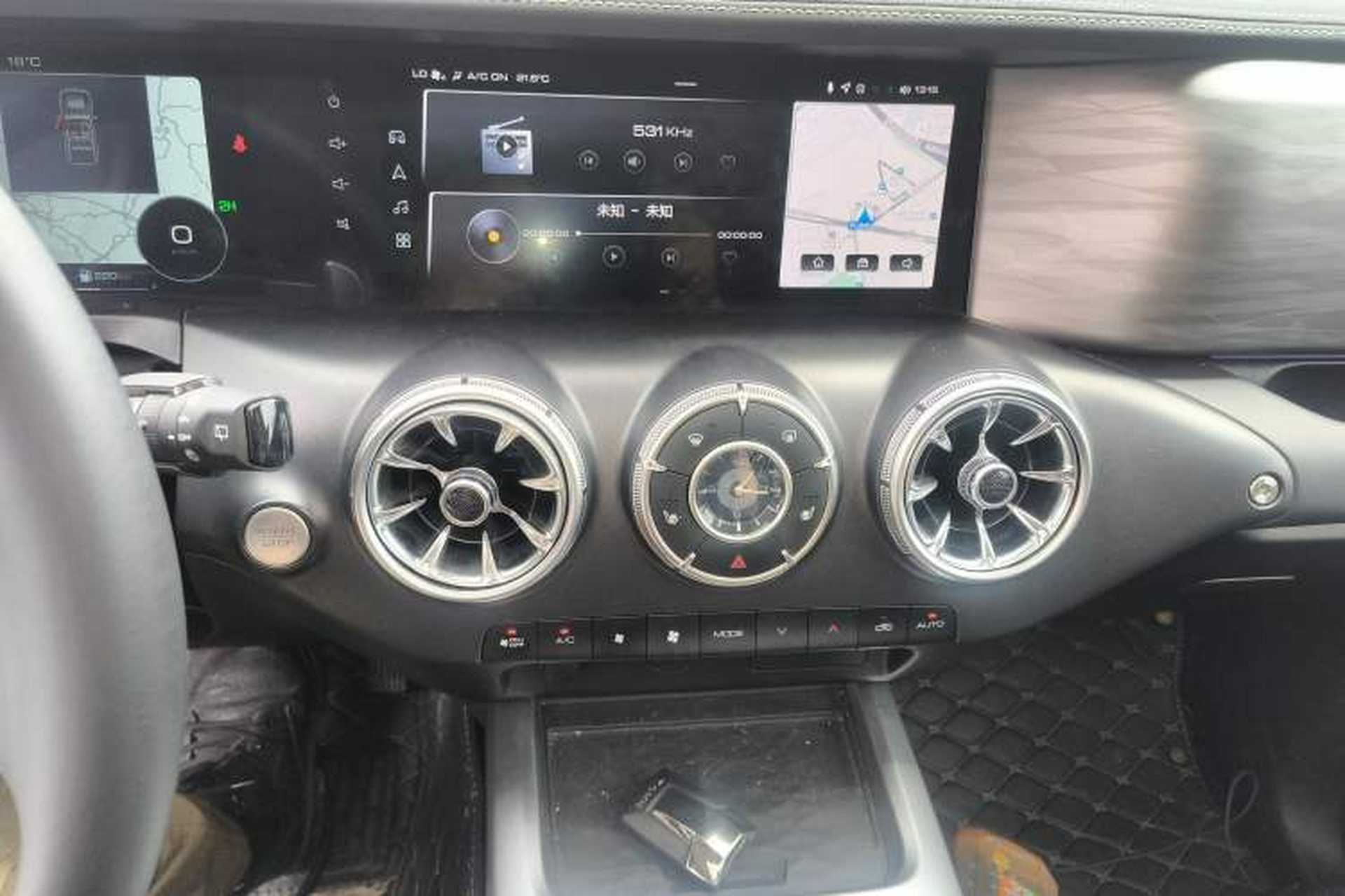 Used Tank 300 2023 Off-Road Edition 2.0T Challenger Audio And AC Panel
