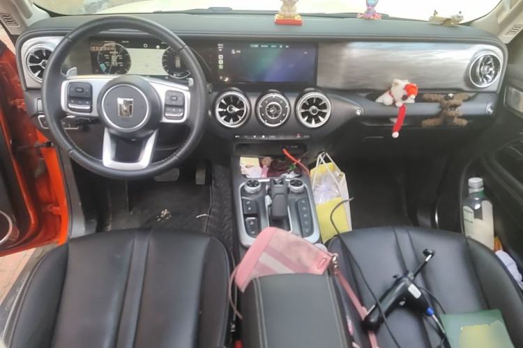 Used Tank 300 2023 Off-Road Edition 2.0T Conqueror Center Console