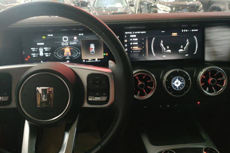 Used Tank 300 2023 Off-Road Edition 2.0T Challenger Center Console
