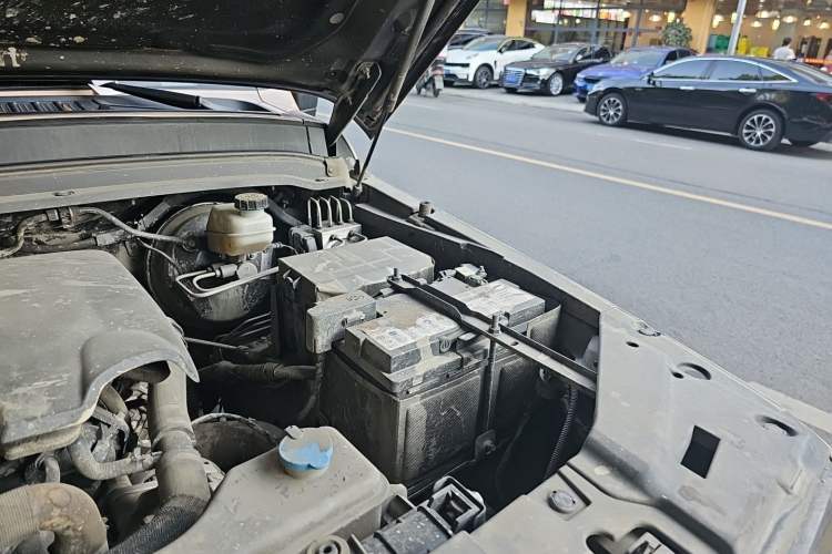 Used Tank 300 2023 Off-Road Edition 2.0T Conqueror Engine Bay Left