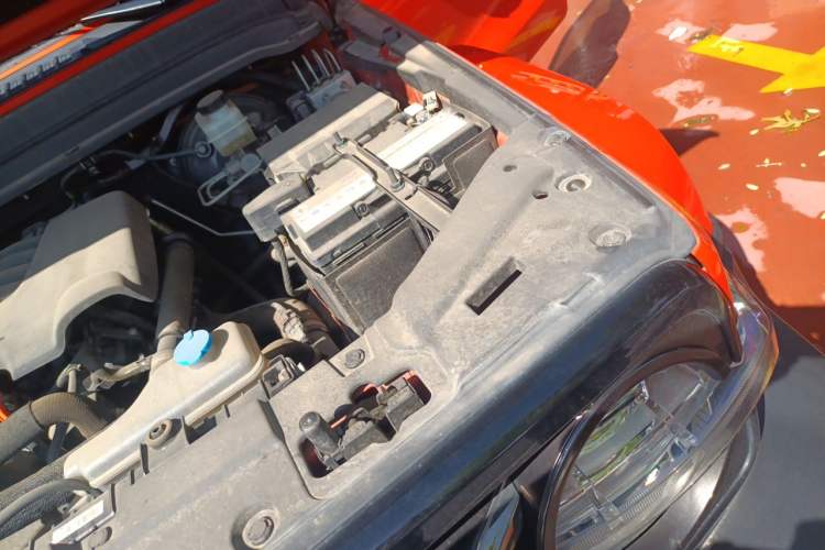 Used Tank 300 2023 City Edition 2.0T—Stylish as Ever Engine Bay Left