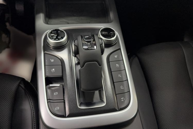 Used Tank 300 2023 City Edition 2.0T—Stylish as Ever Gear Lever