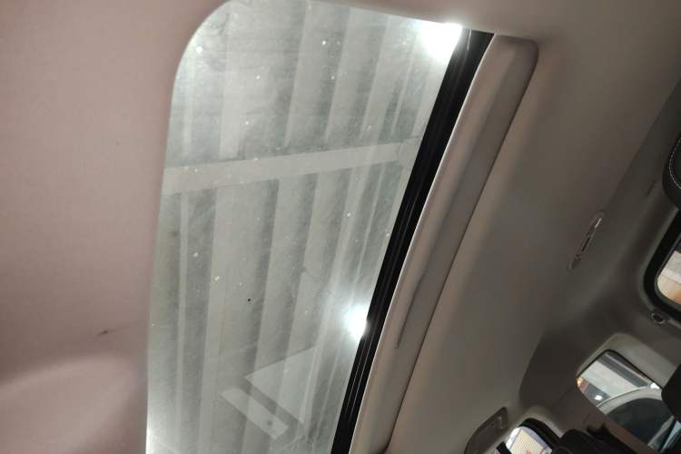 Used Tank 300 2023 City Edition 2.0T—Stylish as Ever Headliner