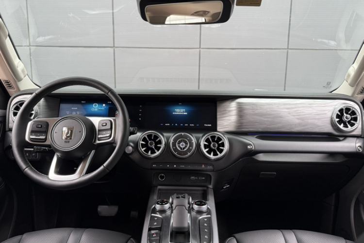 Used Tank 300 2023 City Edition 2.0T—Stylish as Ever Interior 1