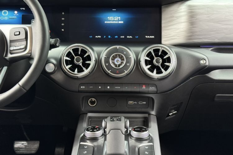 Used Tank 300 2023 City Edition 2.0T—Stylish as Ever Interior 3
