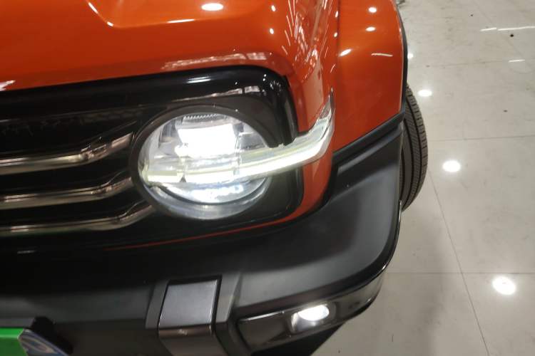 Used Tank 300 2023 City Edition 2.0T—Stylish as Ever Left Front Headlight