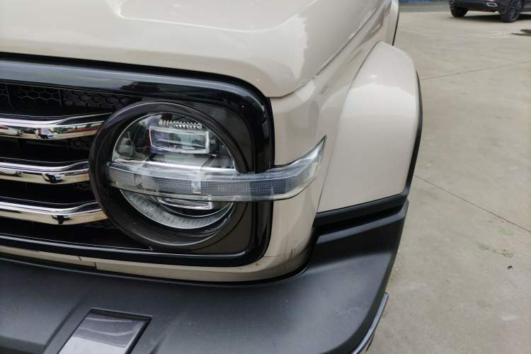 Used Tank 300 2023 City Edition 2.0T—Stylish as Ever Left Front Headlight