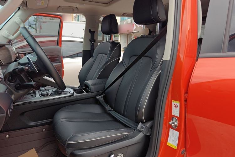 Used Tank 300 2023 City Edition 2.0T—Stylish as Ever Left Front Seat