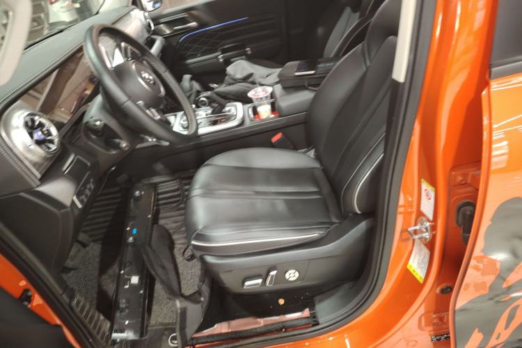 Used Tank 300 2023 City Edition 2.0T—Stylish as Ever Left Front Seat
