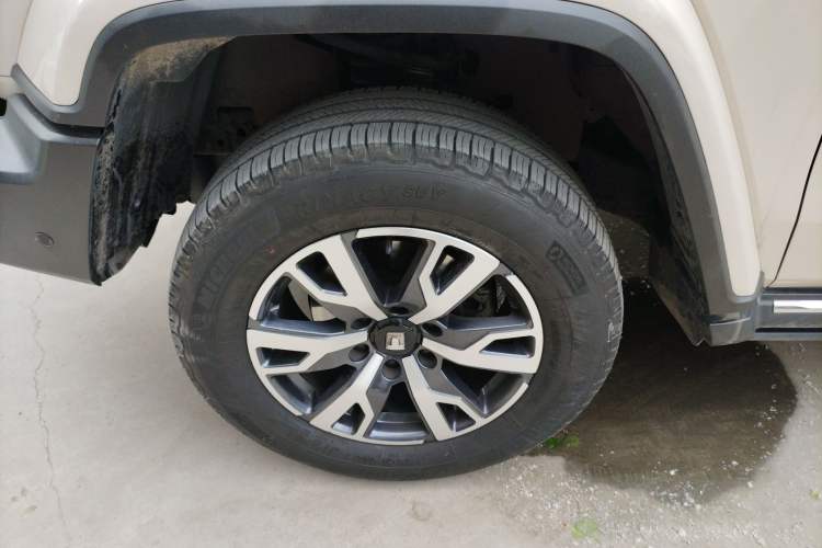 Used Tank 300 2023 City Edition 2.0T—Stylish as Ever Left Front Wheel Hub