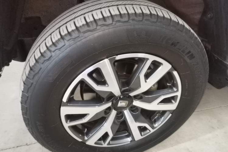 Used Tank 300 2023 City Edition 2.0T—Stylish as Ever Left Front Wheel Hub