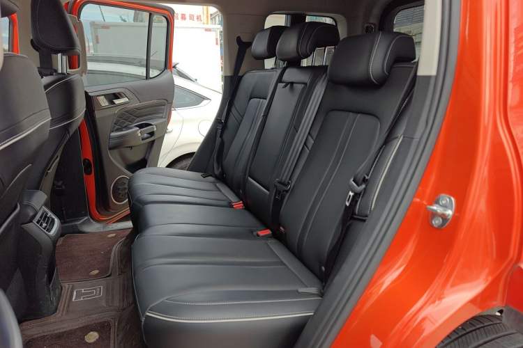 Used Tank 300 2023 City Edition 2.0T—Stylish as Ever Left Rear Seat