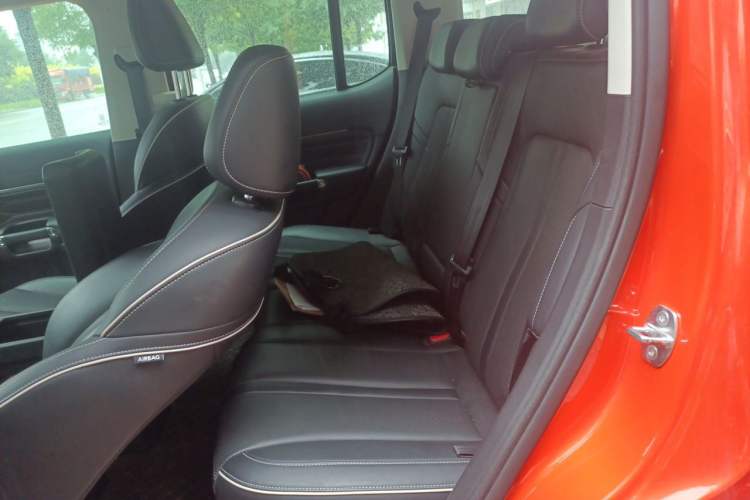 Used Tank 300 2023 City Edition 2.0T—Stylish as Ever Left Rear Seat