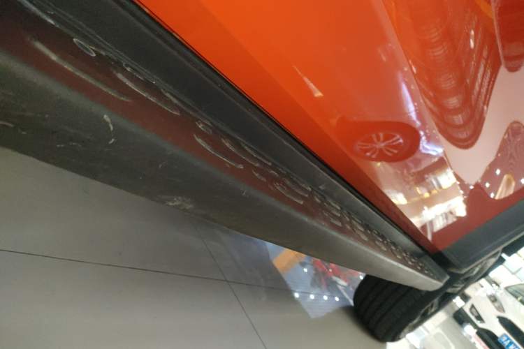 Used Tank 300 2023 Off-Road Edition 2.0T Challenger Left Side Sill