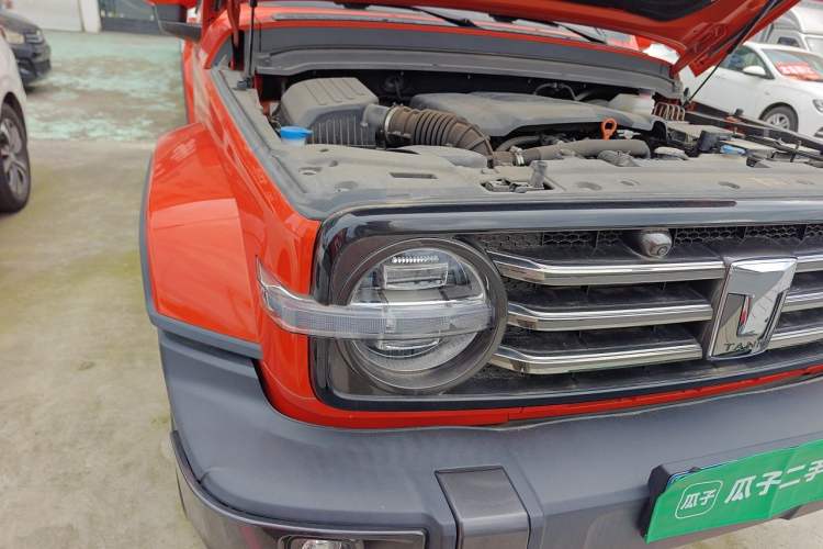 Used Tank 300 2023 City Edition 2.0T—Stylish as Ever Right Front Headlight