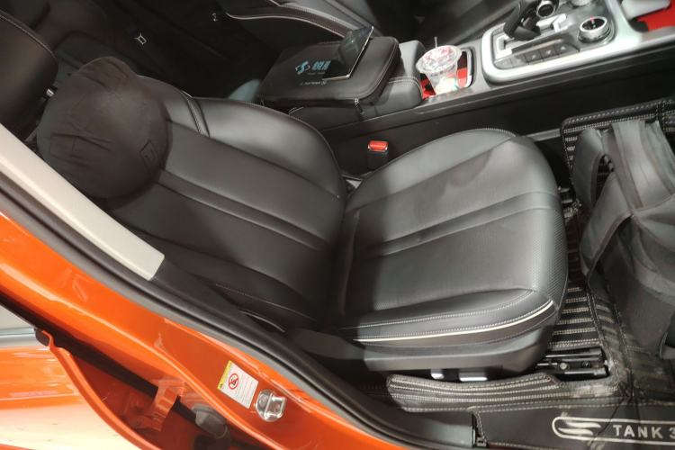 Used Tank 300 2023 City Edition 2.0T—Stylish as Ever Right Front Seat