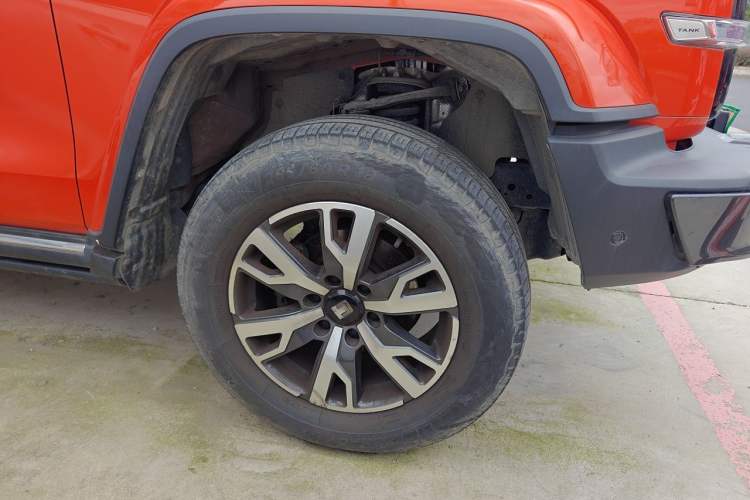Used Tank 300 2023 City Edition 2.0T—Stylish as Ever Right Front Wheel Hub