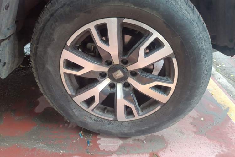 Used Tank 300 2023 City Edition 2.0T—Stylish as Ever Right Front Wheel Hub