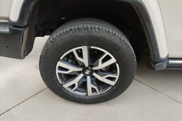 Used Tank 300 2023 City Edition 2.0T—Stylish as Ever Right Rear Wheel Hub