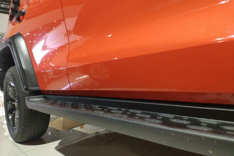 Used Tank 300 2023 Off-Road Edition 2.0T Challenger Right Side Sill