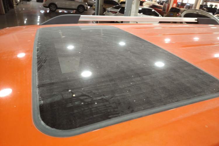 Used Tank 300 2023 City Edition 2.0T—Stylish as Ever Roof