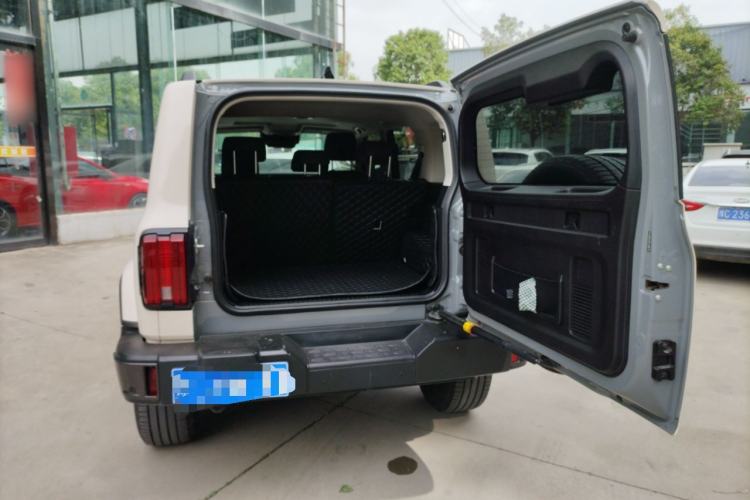 Used Tank 300 2023 City Edition 2.0T—Stylish as Ever Trunk
