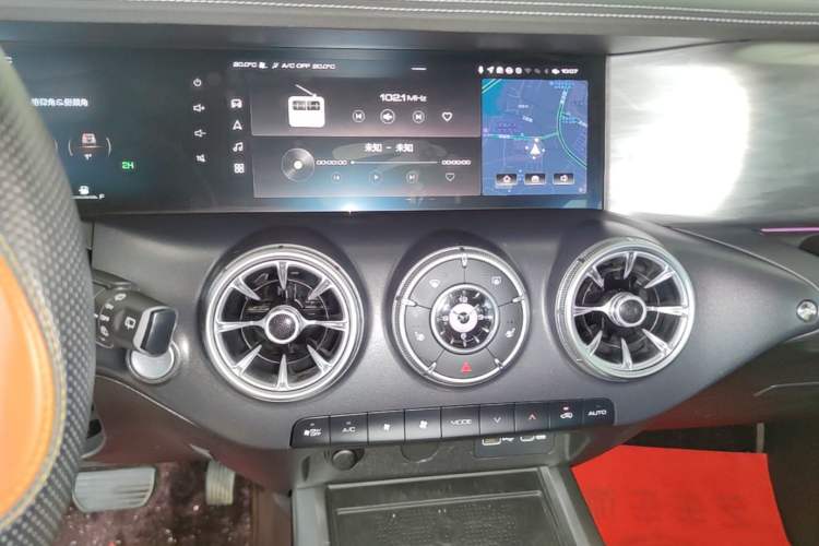 Used Tank 300 2024 2.0T Conqueror Audio And AC Panel