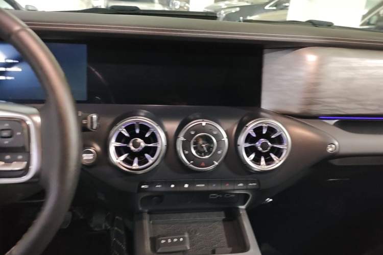 Used Tank 300 2024 2.0T Conqueror Audio And AC Panel