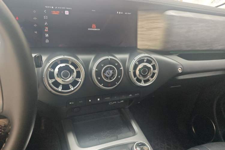 Used Tank 300 2024 2.0T Conqueror Audio And AC Panel