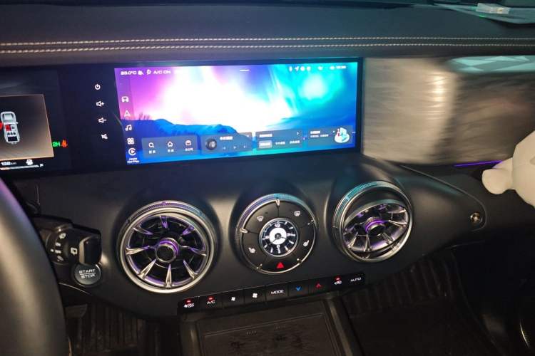 Used Tank 300 2024 2.0T Conqueror Audio And AC Panel