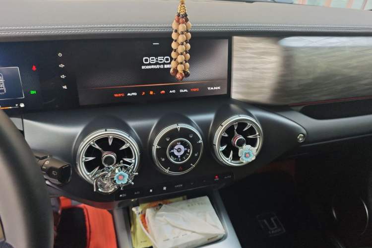 Used Tank 300 2024 2.0T Conqueror Audio And AC Panel
