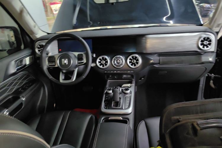 Used Tank 300 2024 2.0T Conqueror Center Console