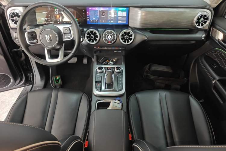 Used Tank 300 2024 2.0T Conqueror Center Console