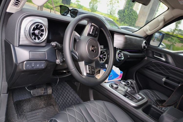 Used Tank 300 2024 2.0T Challenger Center Console