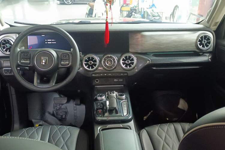 Used Tank 300 2024 2.0T Challenger Center Console