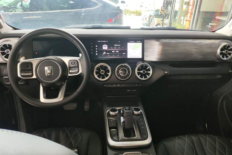 Used Tank 300 2024 2.0T Challenger Center Console