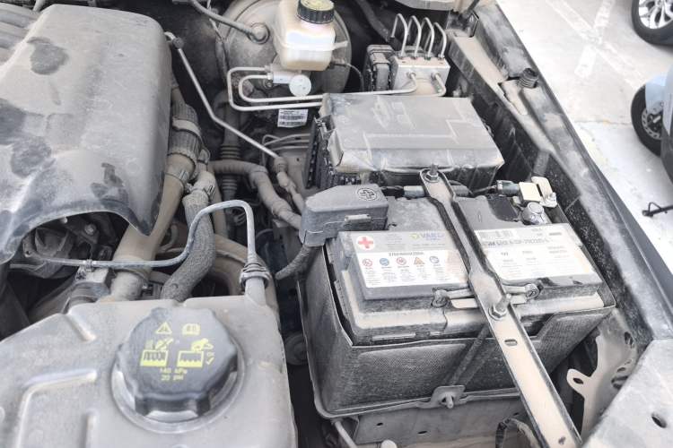 Used Tank 300 2024 2.0T Challenger Engine Bay Left