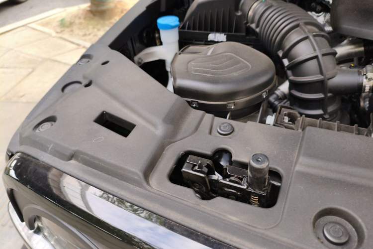 Used Tank 300 2024 2.0T Challenger Engine Bay Right