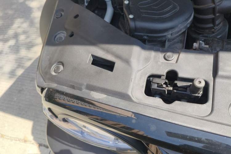Used Tank 300 2024 2.0T Challenger Engine Bay Right