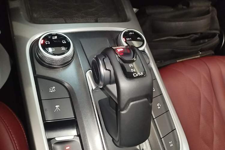 Used Tank 300 2024 2.0T Challenger Gear Lever