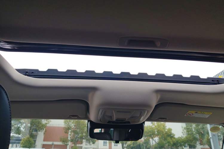 Used Tank 300 2024 2.0T Challenger Headliner
