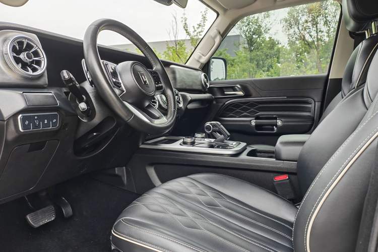 Used Tank 300 2024 2.0T Challenger Interior 1