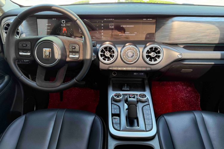 Used Tank 300 2024 2.0T Conqueror Interior 1