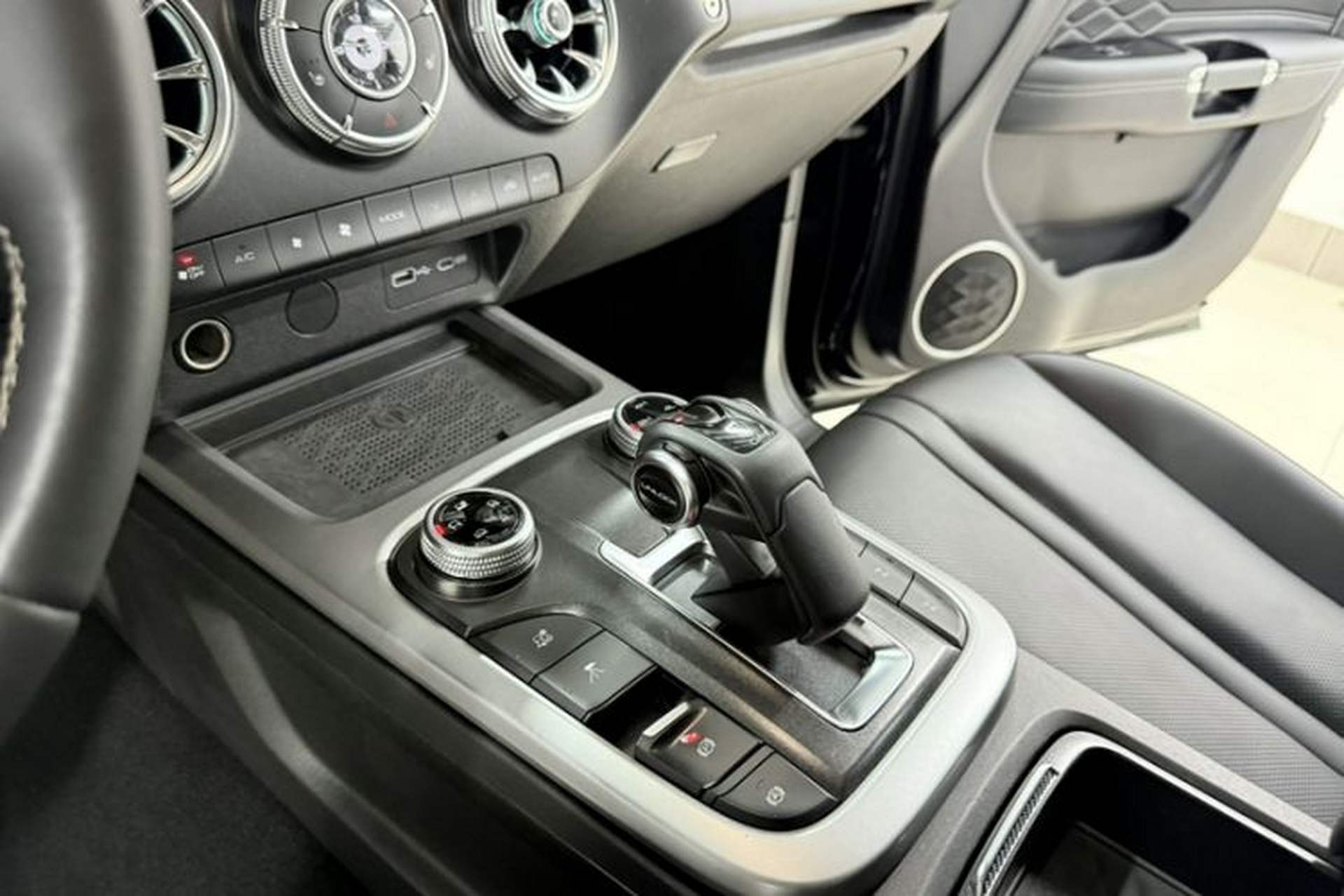 Used Tank 300 2024 2.0T Conqueror Interior 4