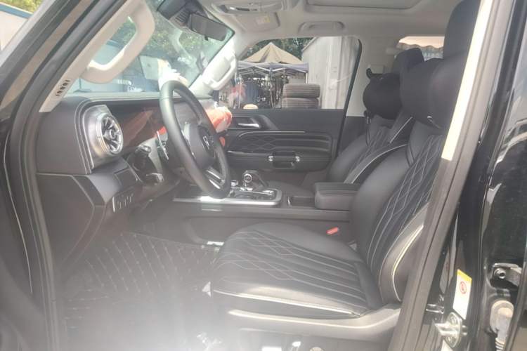 Used Tank 300 2024 2.0T Challenger Left Front Seat