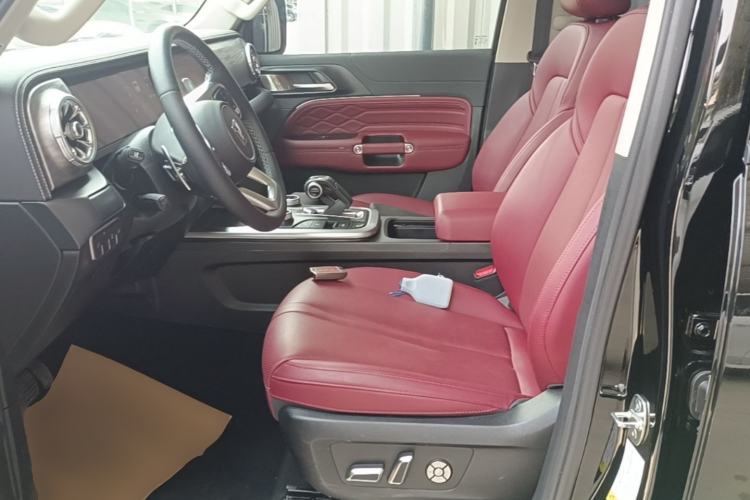 Used Tank 300 2024 2.0T Conqueror Left Front Seat