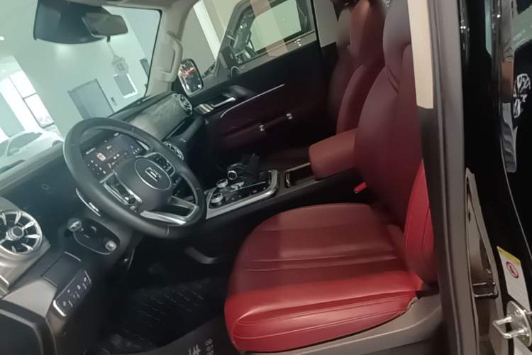 Used Tank 300 2024 2.0T Conqueror Left Front Seat