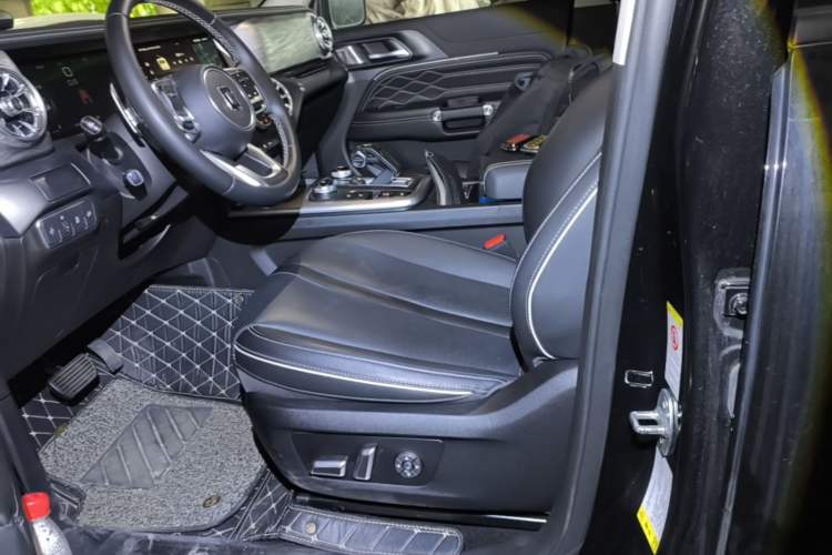 Used Tank 300 2024 2.0T Conqueror Left Front Seat