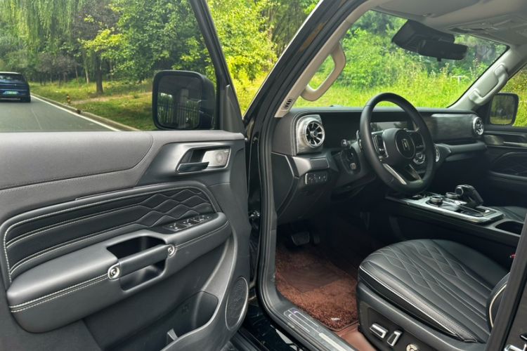 Used Tank 300 2024 2.0T Challenger Left Front Seat